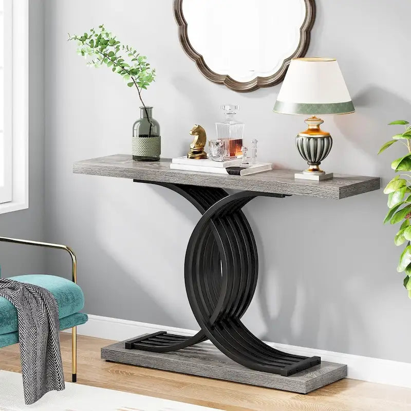 Consoles en bois de style campagnard avec piètement géométrique pour entrée