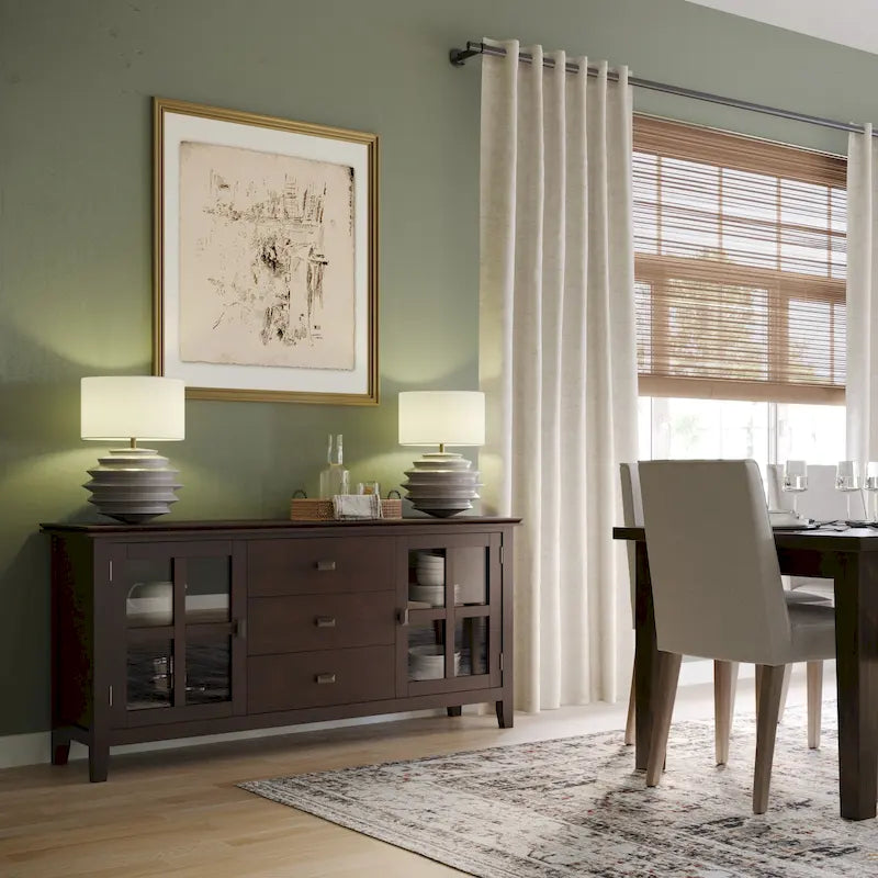 Buffet contemporain WYNDENHALL Stratford en bois massif, 152 cm de large, couleur brun roux - 43 cm de profondeur x 152 cm de largeur x 76 cm de hauteur