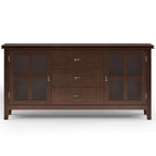 Buffet contemporain WYNDENHALL Stratford en bois massif, 152 cm de large, couleur brun roux - 43 cm de profondeur x 152 cm de largeur x 76 cm de hauteur