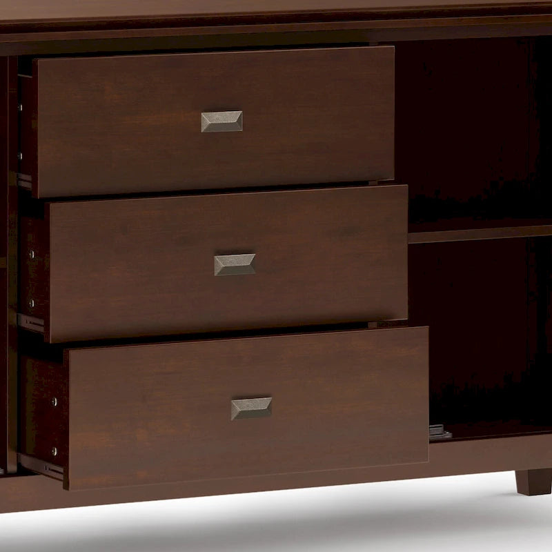Buffet contemporain WYNDENHALL Stratford en bois massif, 152 cm de large, couleur brun roux - 43 cm de profondeur x 152 cm de largeur x 76 cm de hauteur