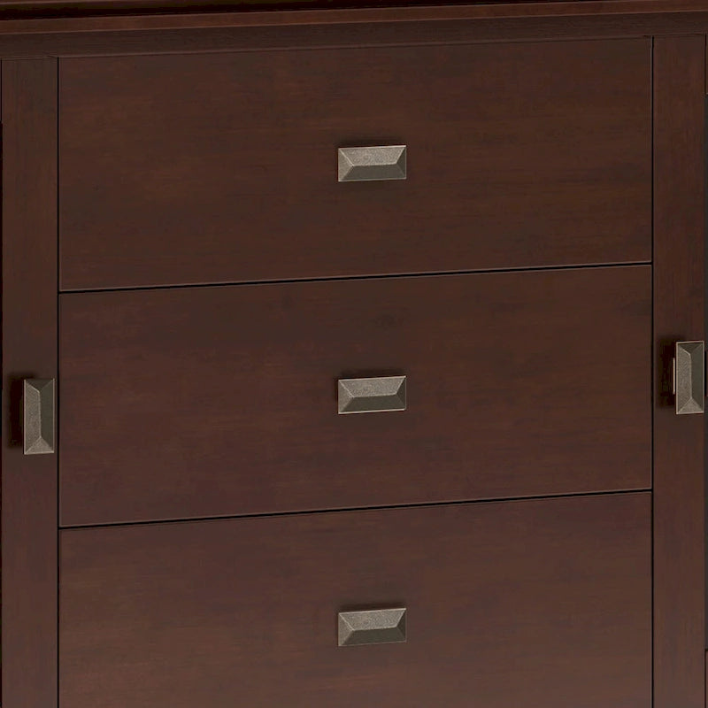 Buffet contemporain WYNDENHALL Stratford en bois massif, 152 cm de large, couleur brun roux - 43 cm de profondeur x 152 cm de largeur x 76 cm de hauteur