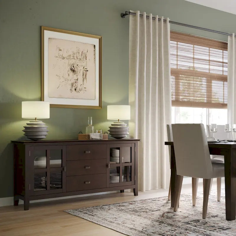 Buffet contemporain WYNDENHALL Stratford en bois massif, 152 cm de large, couleur brun roux - 43 cm de profondeur x 152 cm de largeur x 76 cm de hauteur