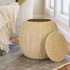 Table d'appoint avec panier de rangement en osier tressé à la main Household Essentials - 43,2 cm (L) x 43,2 cm (l) x 48,3 cm (H)