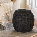 Table d'appoint avec panier de rangement en osier tressé à la main Household Essentials - 43,2 cm (L) x 43,2 cm (l) x 48,3 cm (H)