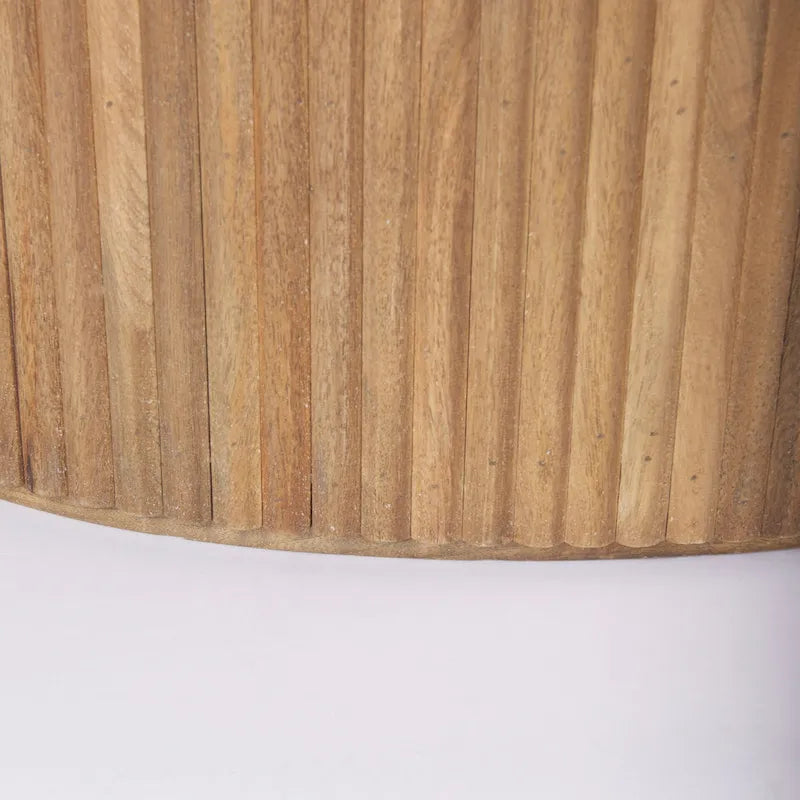 Table basse ovale cannelée en bois brun foncé Terra 48L x 28l x 15H