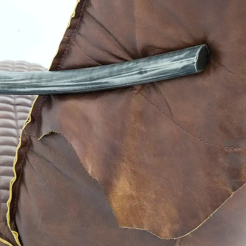 Fauteuil d'appoint Davita Loft en cuir capitonné marron avec piètement en fonte