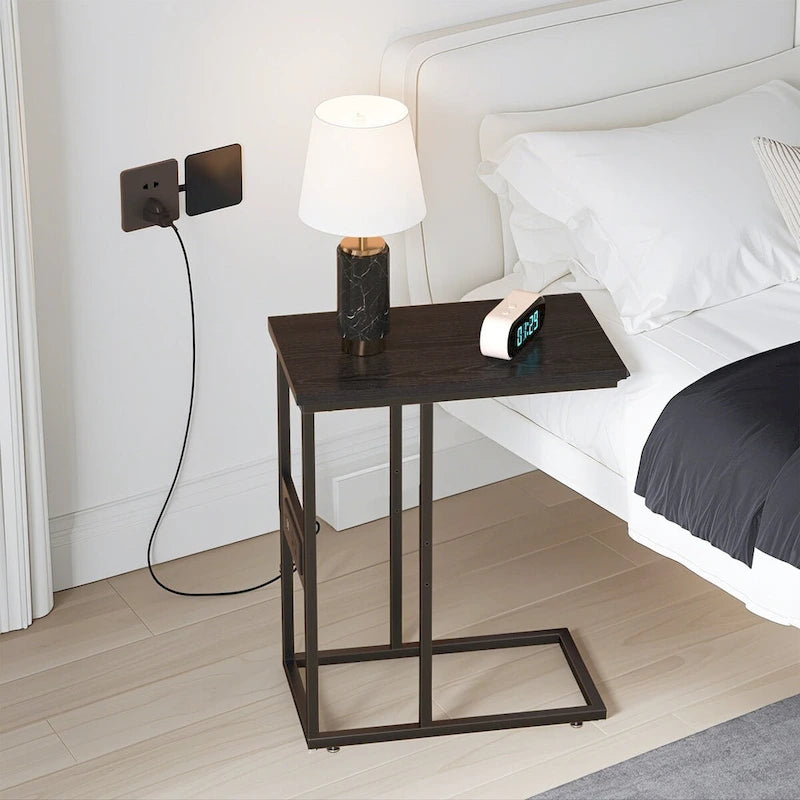 Table d'appoint en forme de C Javlergo, petite table de chevet avec ports USB et prises électriques pour les petits espaces